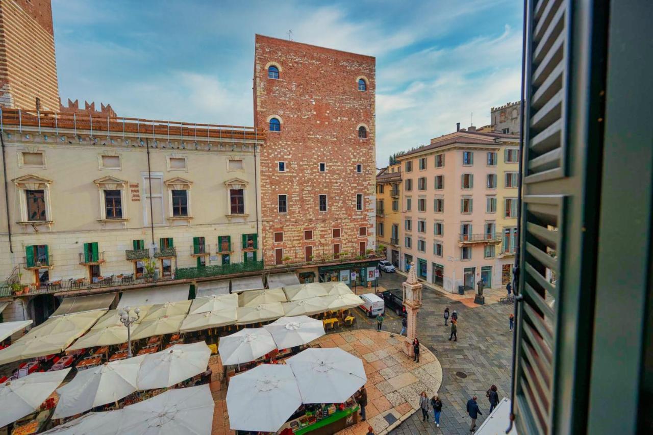 Apartmentsarena - Suite Mercatorum - Piazza Erbe Verona Buitenkant foto