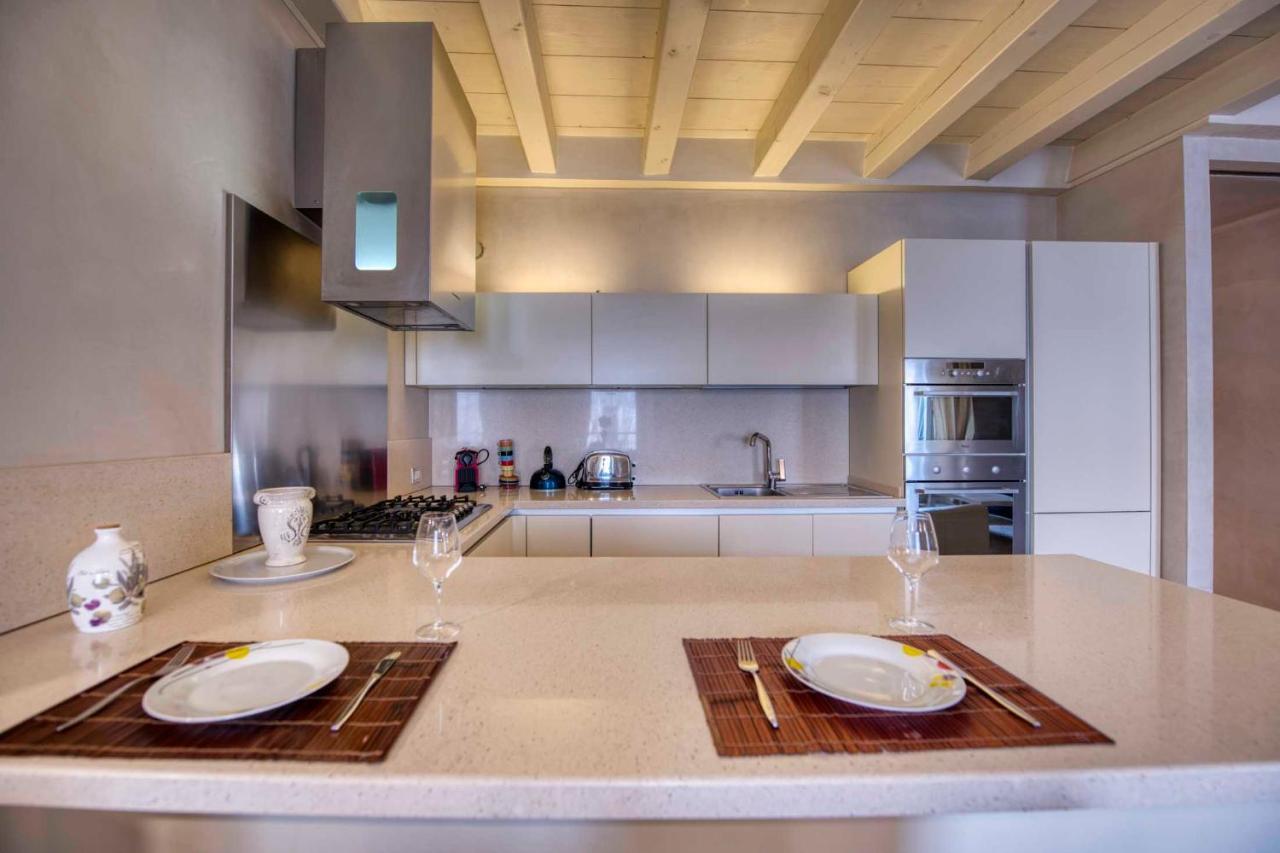 Apartmentsarena - Suite Mercatorum - Piazza Erbe Verona Buitenkant foto