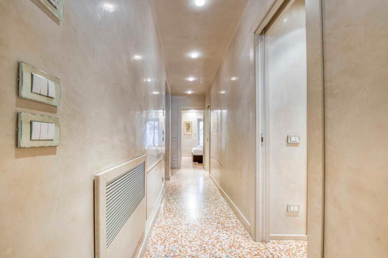 Apartmentsarena - Suite Mercatorum - Piazza Erbe Verona Buitenkant foto