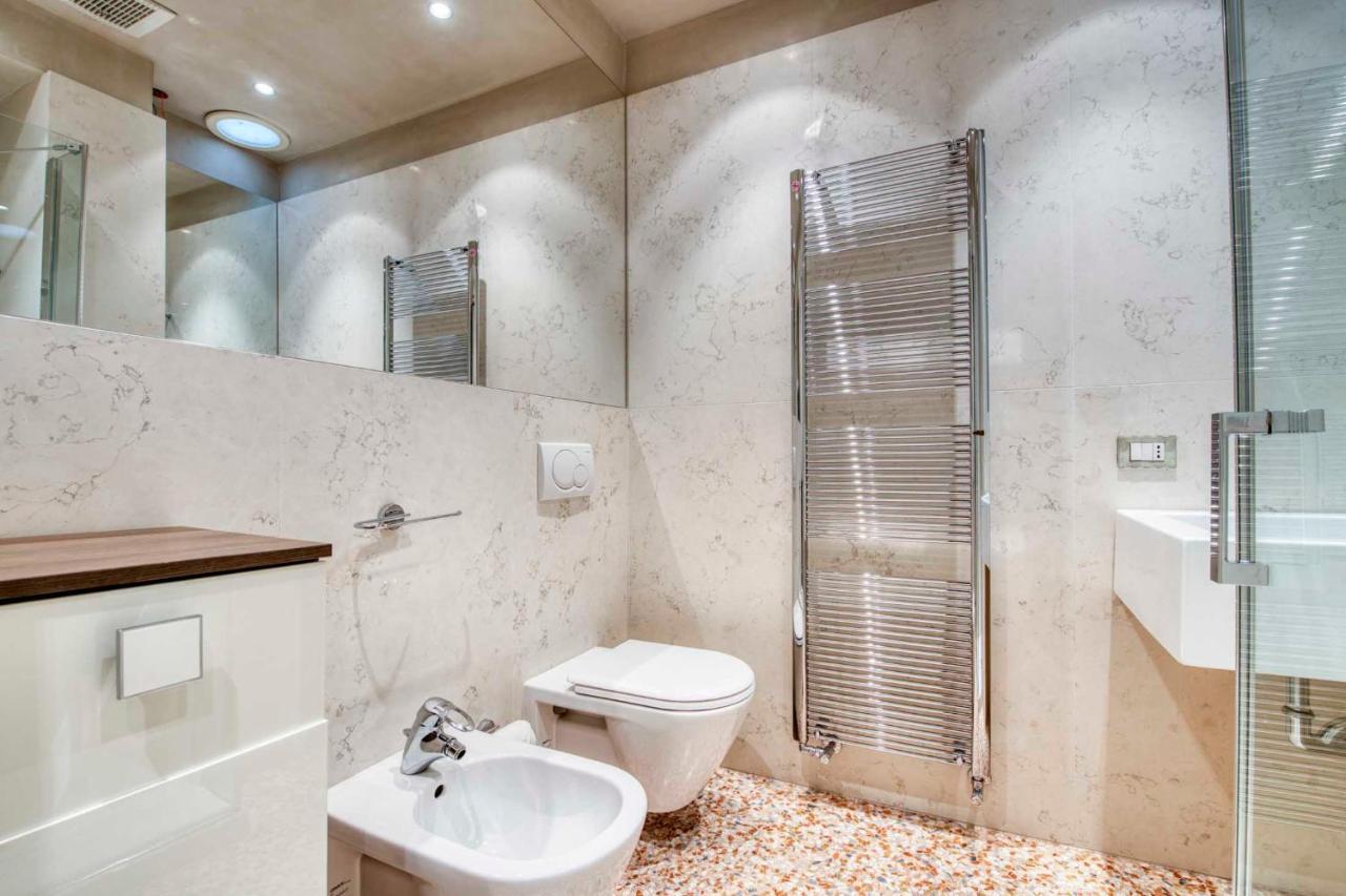 Apartmentsarena - Suite Mercatorum - Piazza Erbe Verona Buitenkant foto