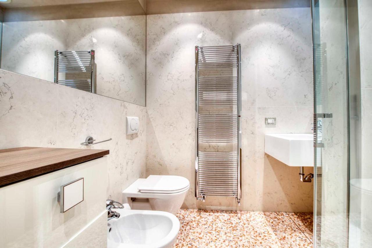 Apartmentsarena - Suite Mercatorum - Piazza Erbe Verona Buitenkant foto