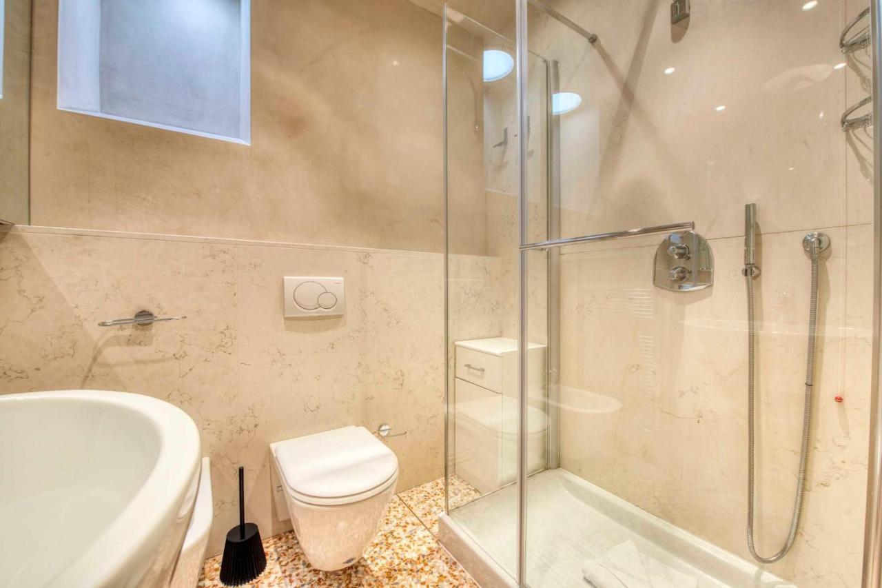 Apartmentsarena - Suite Mercatorum - Piazza Erbe Verona Buitenkant foto