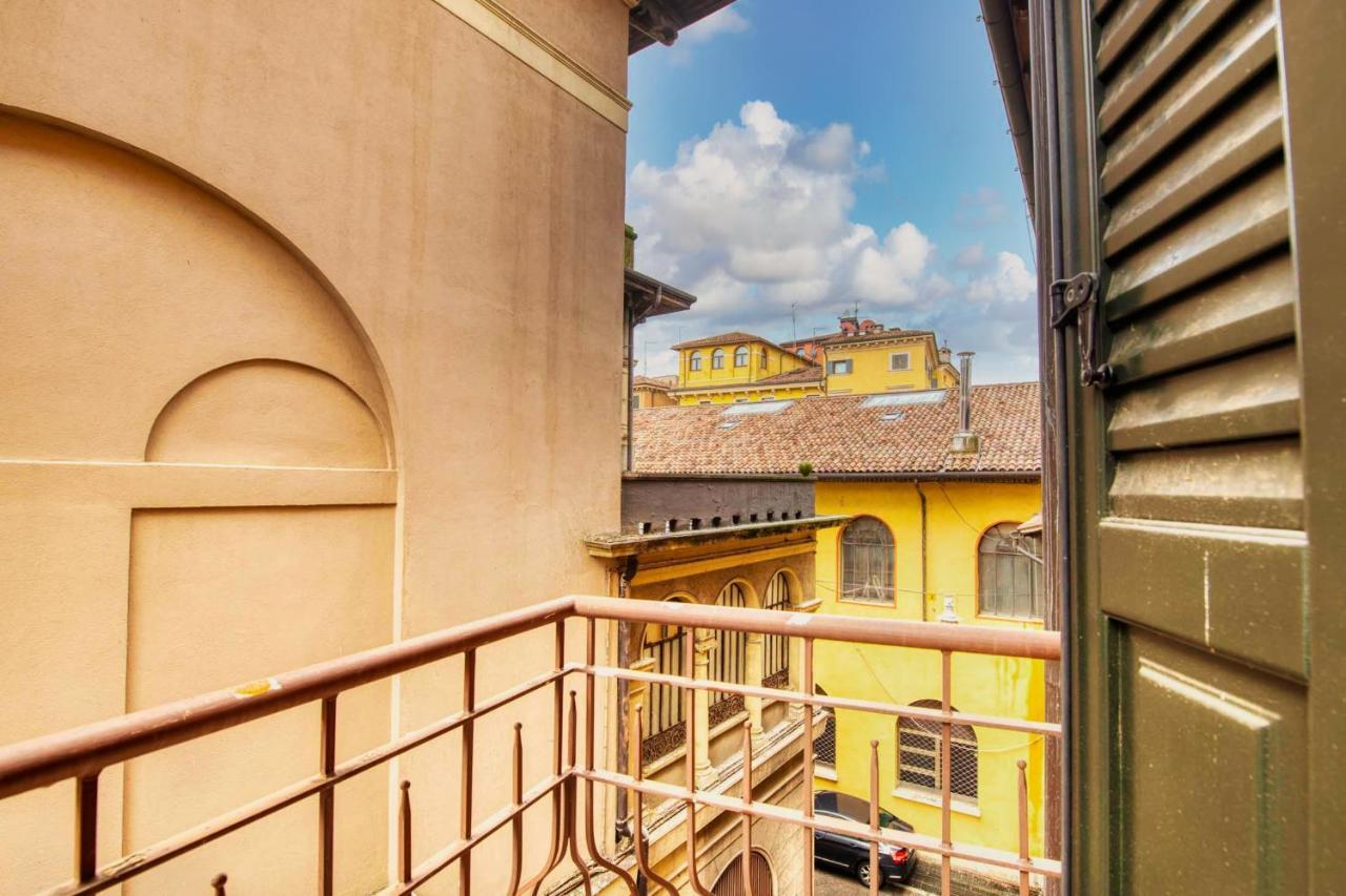 Apartmentsarena - Suite Mercatorum - Piazza Erbe Verona Buitenkant foto